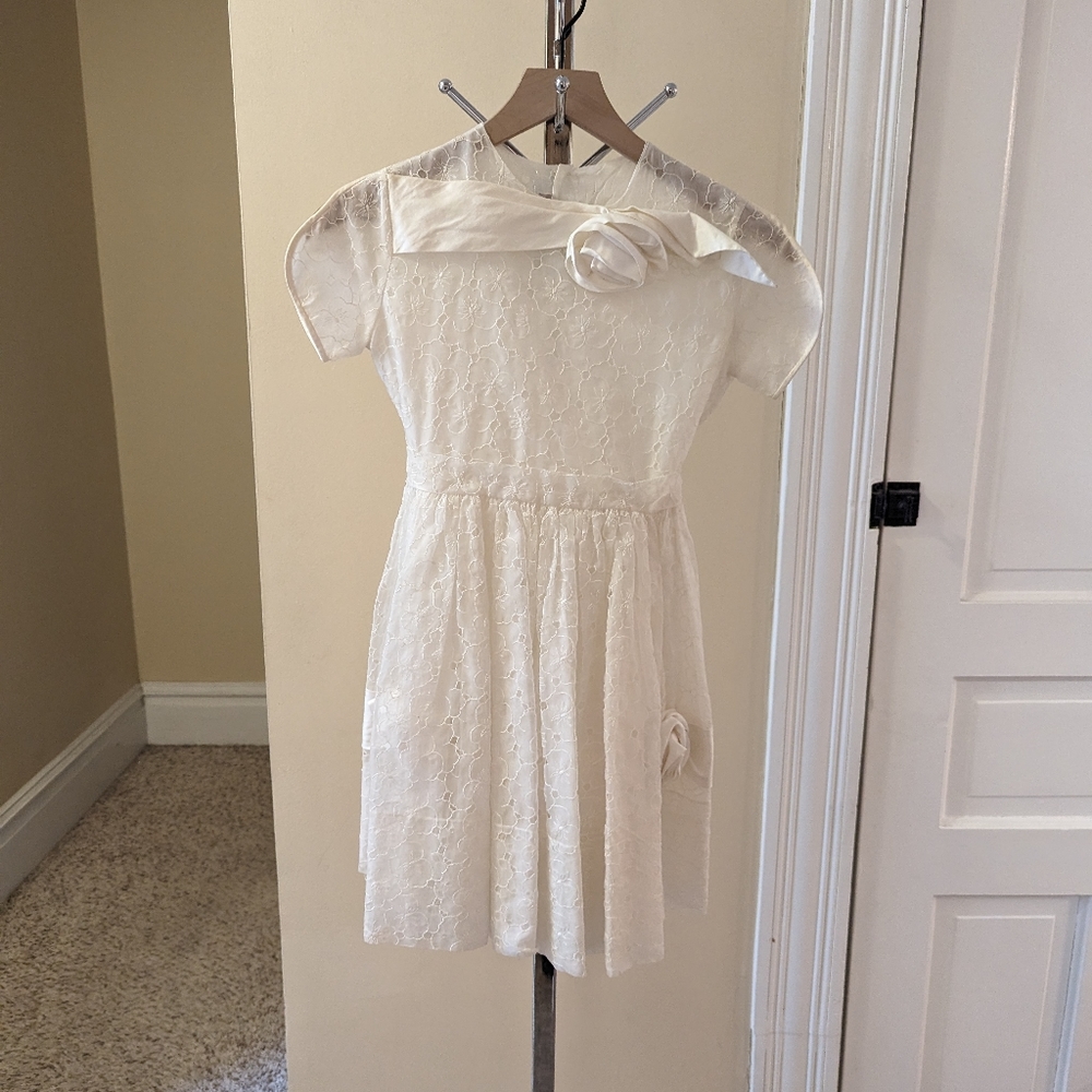 Vintage Voile white floral lace babtism/flower girl dress size 8